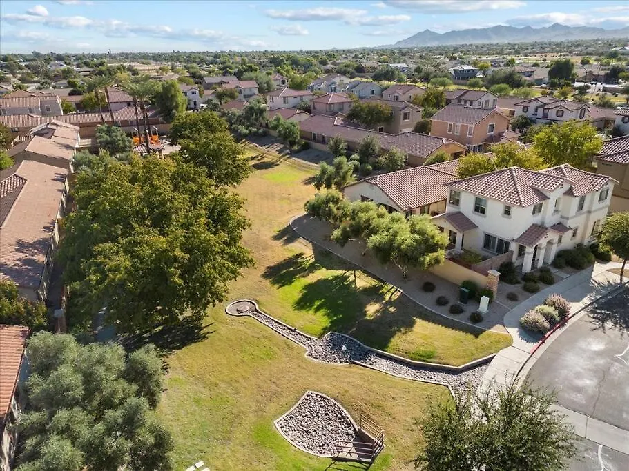 Gilbert Home-4 Bed 3 Bath- Pets Welcome Holiday home