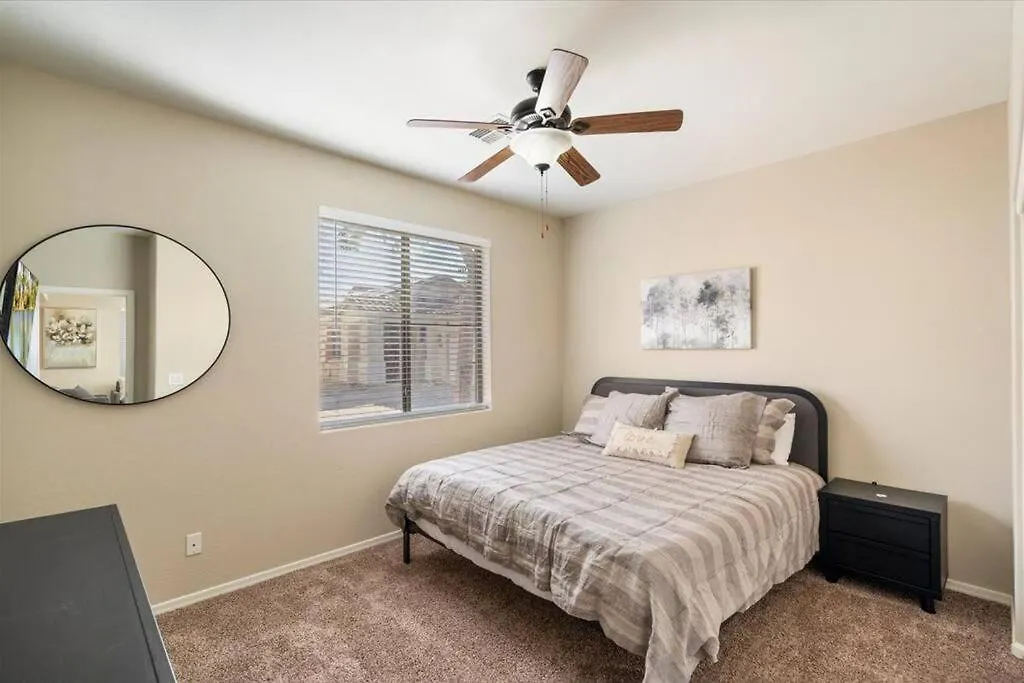 Gilbert Home-4 Bed 3 Bath- Pets Welcome